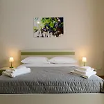Bee Happy - Bed & Breakfast